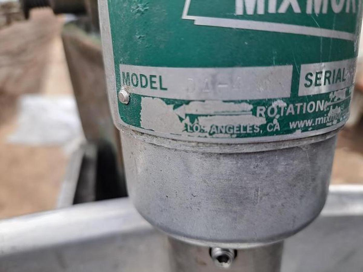 Used Tank, 625-Gallon, Stainless Steel, Agitated, MIX-MOR Mixer