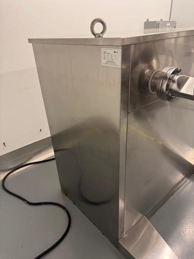 Used Three Dimensional Mixer