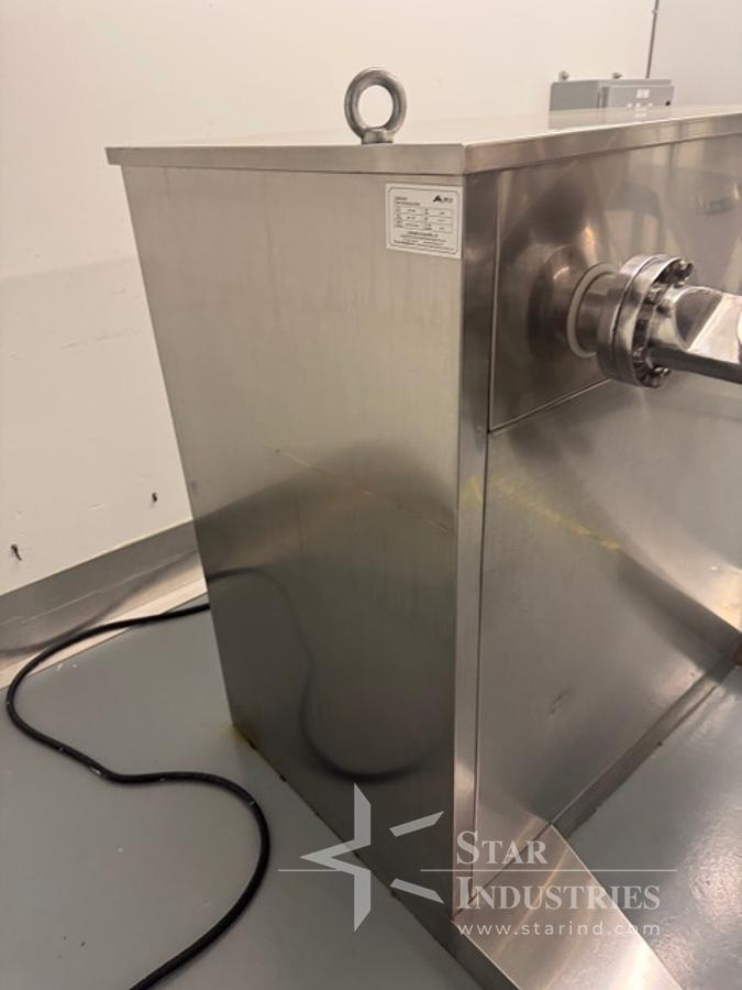 Used Three Dimensional Mixer