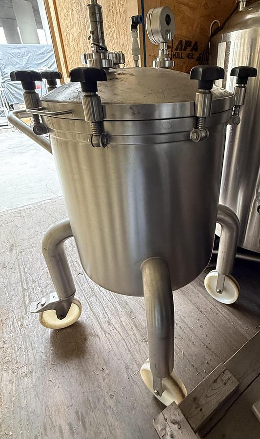 Used Neue PV150 S.S. Pressure Tank