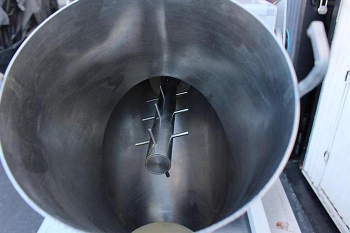 Used One used Patterson-Kelley 16 quart Twin Shell Blender with Pin Bar