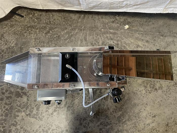 Used Key Int'l. TD-101 Pour-thru Deduster