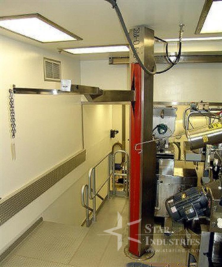 Used Metolift 200lbs Material Lift