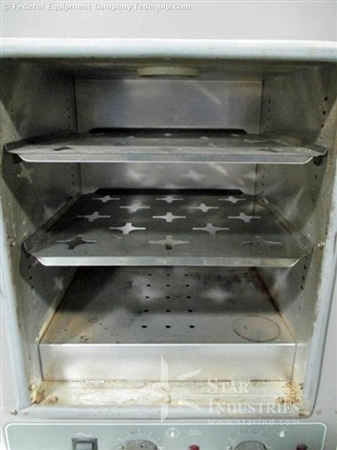 Used VWR INCUBATOR, MODEL 1310