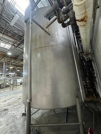 Used Tank, 6,000 Gallon, 316 Stainless Steel, Agitated, Dish Bottom, Legs