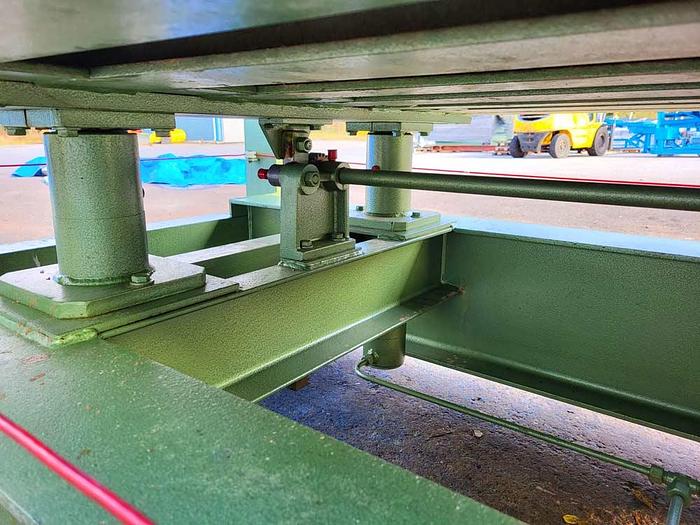 Used Höfer hydraulic veneer press H 65 S