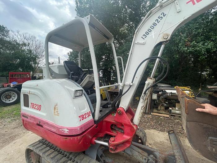 Used 2014 TAKEUCHI TB230 EXCAVATOR