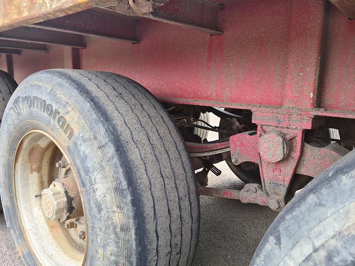 Used 1981 METALOVOUGA 3 AXLE STEEL SUSPENSION DRUM BRAKES  385 65R22.5
