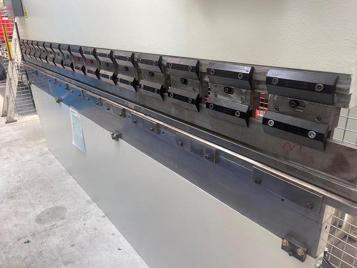 Usato PIEGATRICE SALA IDRAULICA 3000X110 TON