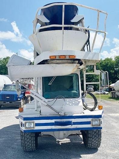 Used 2000 Oshkosh 4-Axle Front Discharge Mixer Truck