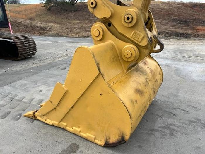 Used 2017 CAT 320FL