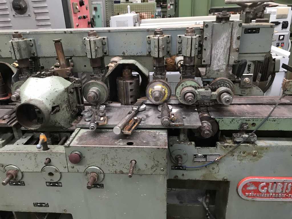 Usato Scorniciatrice marca Gubish attrezzata per pezzi tondi diam. 18mm (completa di utensili per altri diametri di pezzi tondi)