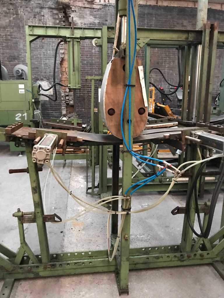 Usato Pressa snervatrice per legno massiccio 124×30