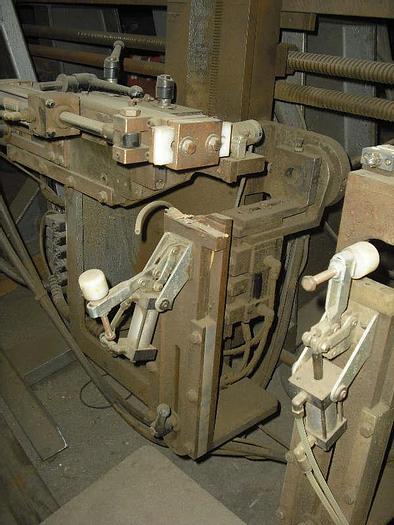 Used LANCASTER LCAP-892 TWO-WAY ASSEMBLY CLAMP / PINNING MACHINE
