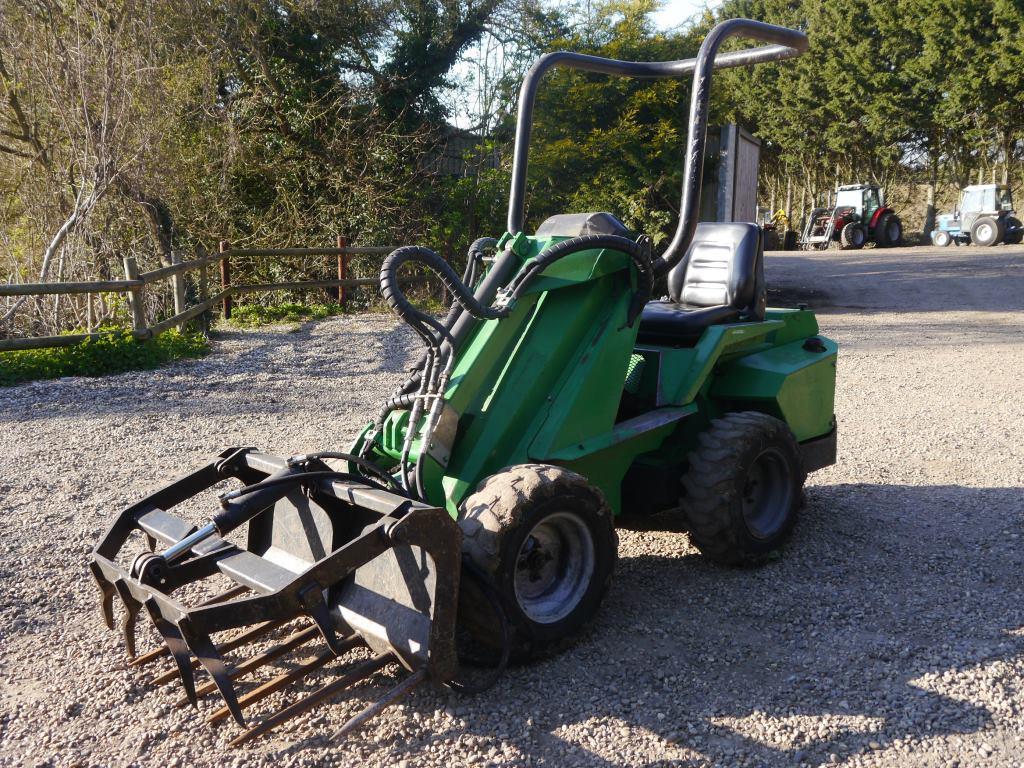 Avant MultiPlus 14D Mini Loader