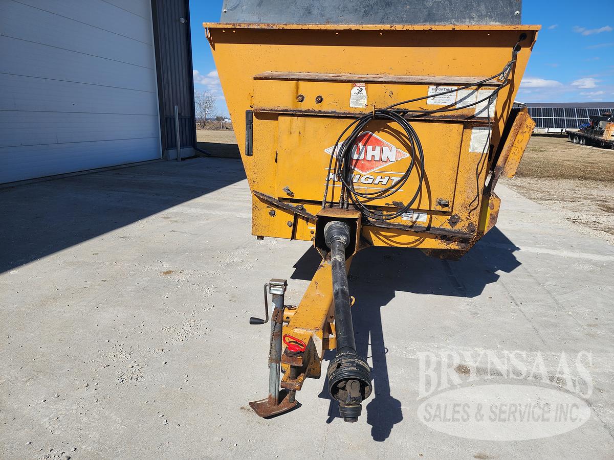 Used KUHN KNIGHT 8124