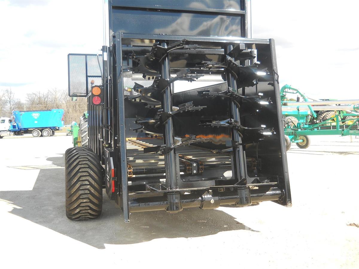 ARTEX SBX600 Manure Spreader