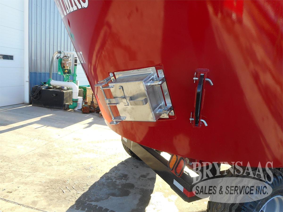 CLOVERDALE 420T Vertical TMR Mixer