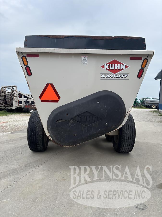 Used KUHN KNIGHT SLC132