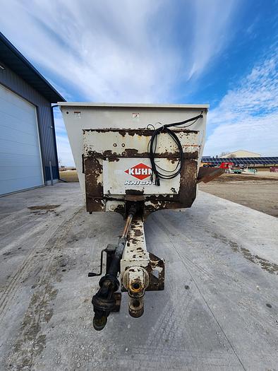 Used KUHN KNIGHT 8181
