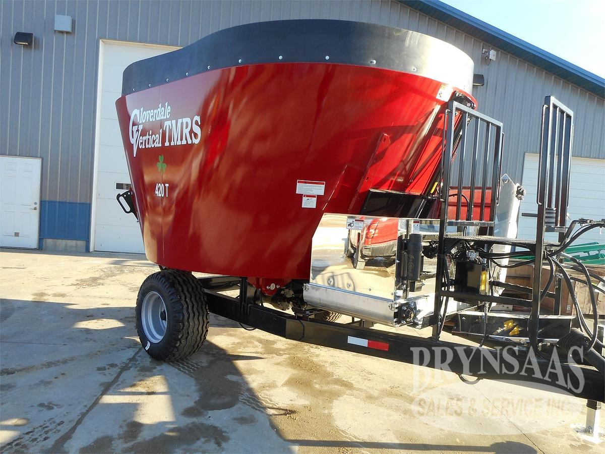CLOVERDALE 420T Vertical TMR Mixer