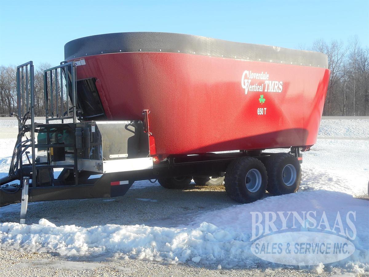 CLOVERDALE 650T Vertical TMR Mixer