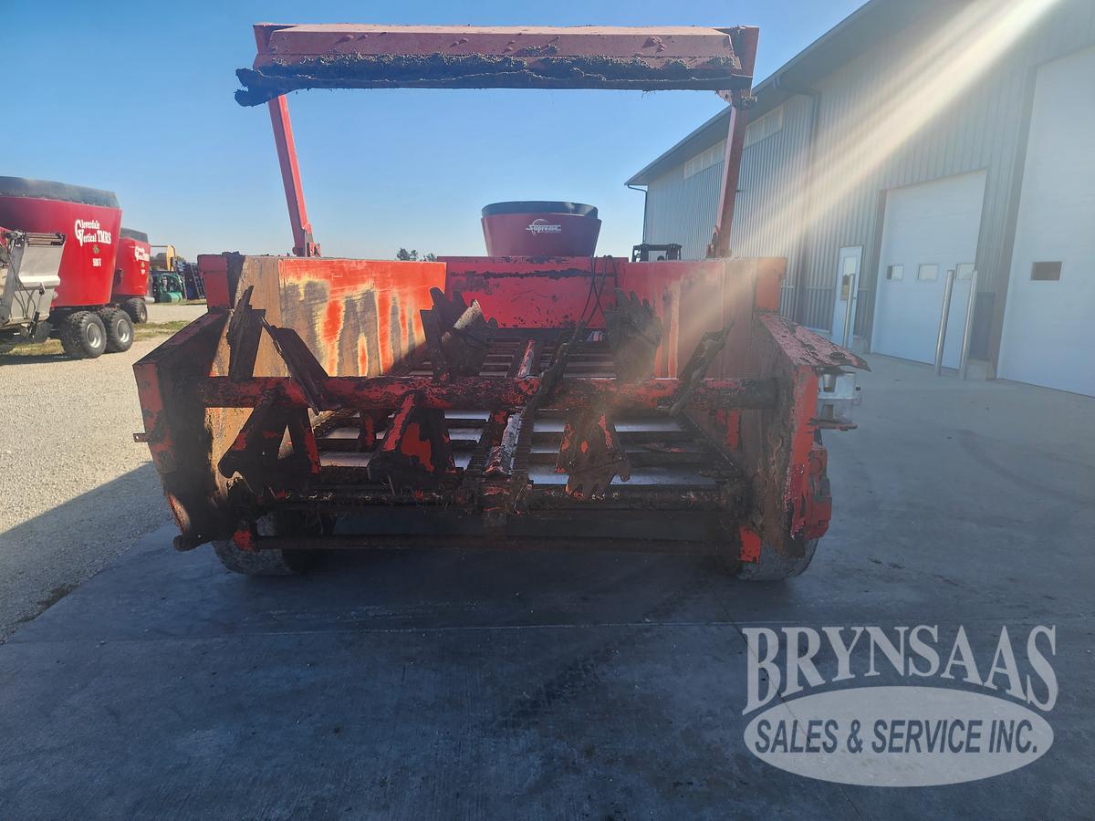 Used KUHN KNIGHT 1140