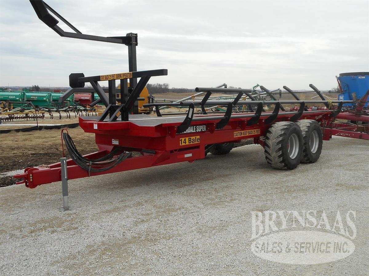 CLOVERDALE SUPER CARRIER 14 Bale Accumulator