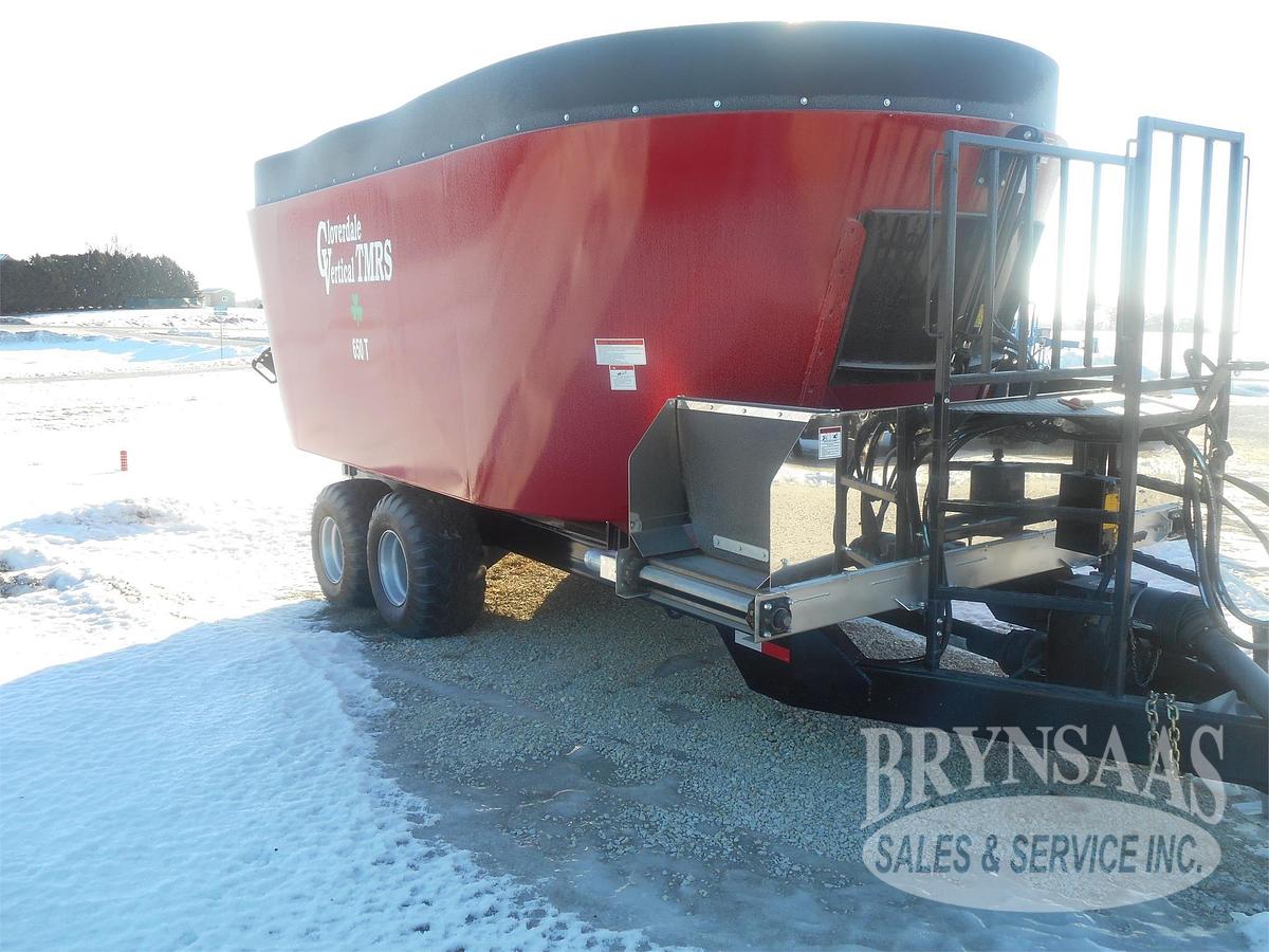 CLOVERDALE 650T Vertical TMR Mixer