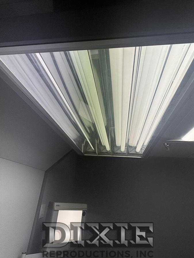 Used GraphicLite D5000 Viewing Booth