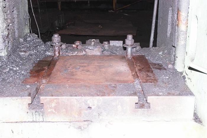 Used 2000 tons Press Knuckle Joint Coining Smeral LLK2000S