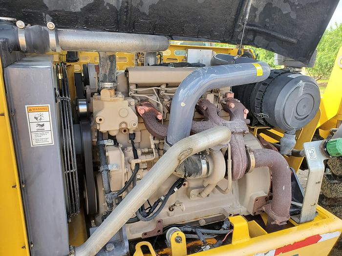 Used 2011 GEHL DynaLift D-11-55