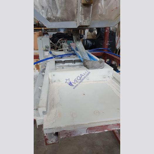 Used Hydraulic press POTVEL with 4 columns