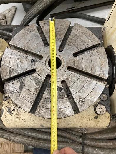 Utilisé Centre d’usinage vertical HITACHI SEIKI