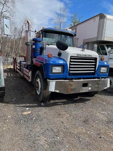 Used MACK ROLL-OFF 1999 RD 690 S GALBRAITH HOIST