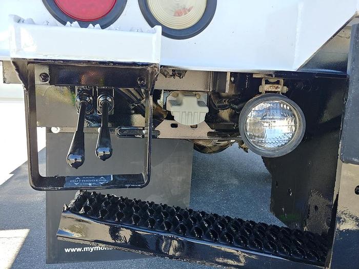 Used Altec AM855 60ft Over-center Bucket Boom on 2009 Chevrolet C8500 Utility Truck - 09489