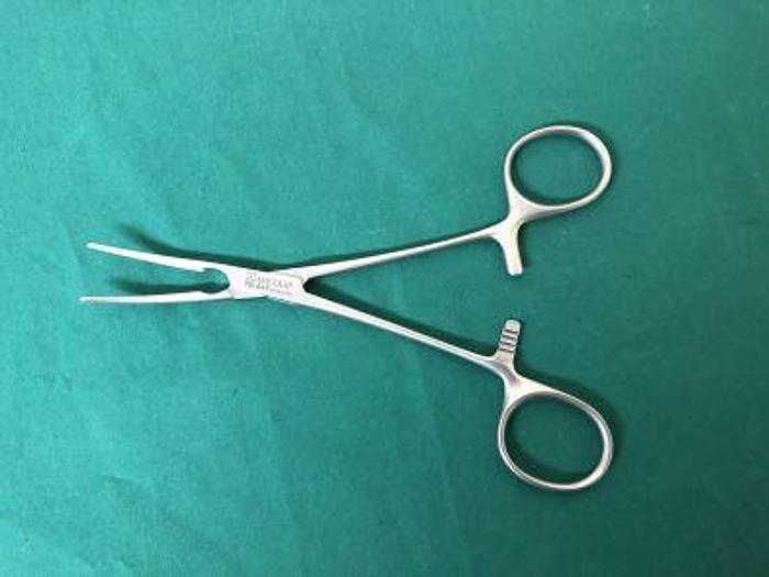 Used Clamp Atraumatic DeBakey Vascular Jaw 40mm Curved 155mm AESCULAP FB447R