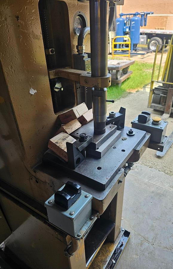 Used 6-Ton Denison Multipress R065MC202D266C218A12A201S220 Hydraulic C-Frame Bench Press