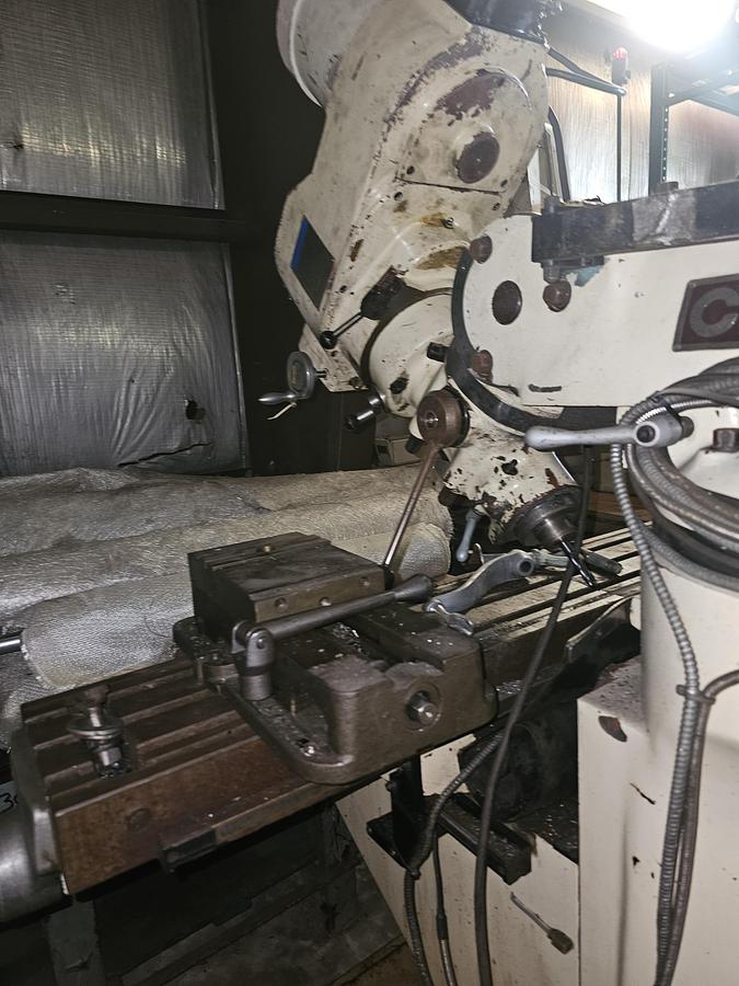 Used Chevalier 3 Hp FM-3VS Vertical Knee Mill w/Collets & Setup Tooling