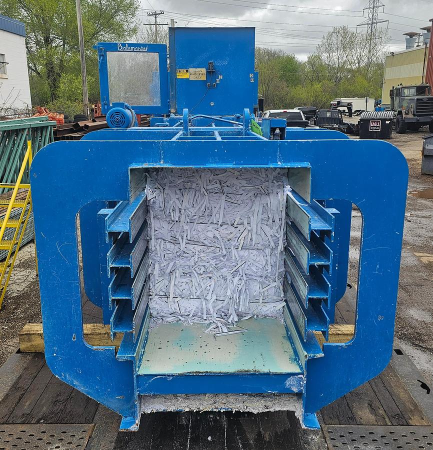 Used 2005 Balemaster 4030-G Horizontal Auto-Tie Baler, 30 HP, 27"x32" Feed, 400 Series