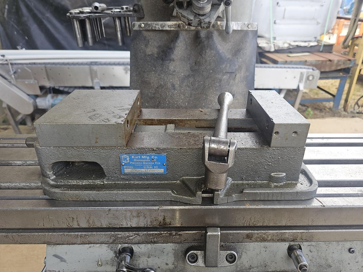 Used 2012 3 Hp ACER E-Mill EVS-3VSII Knee Mill , 9" x 49" Table Acurite DRO