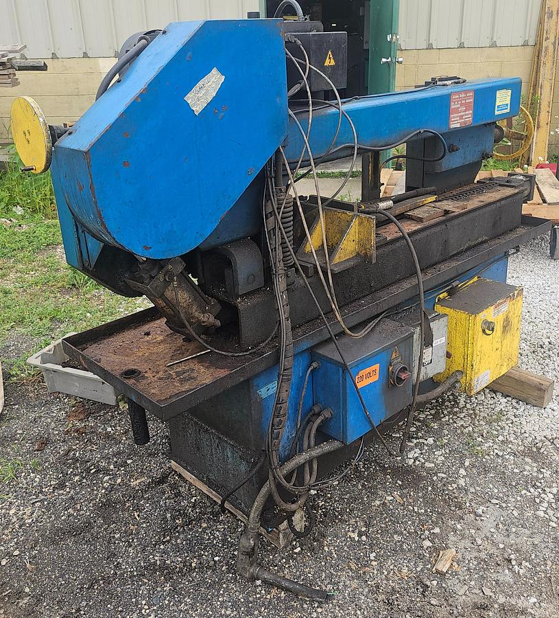 Used 9" x 16" Doall C-916M Horizontal Bandsaw 