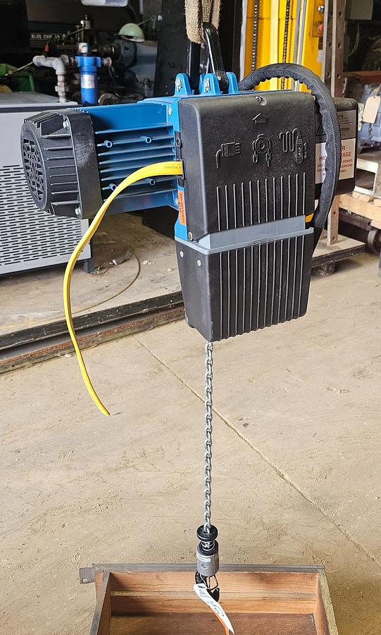 Used 1100# Demag DC-COM 5 500 1/1 H5 Overhead Electric Chain Hoist & Pendant 