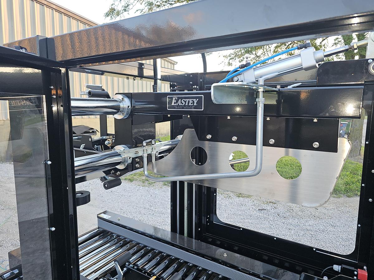 3" Eastey Packaging Systems SB-3EX-Auto 3BT Uniform Case Taper