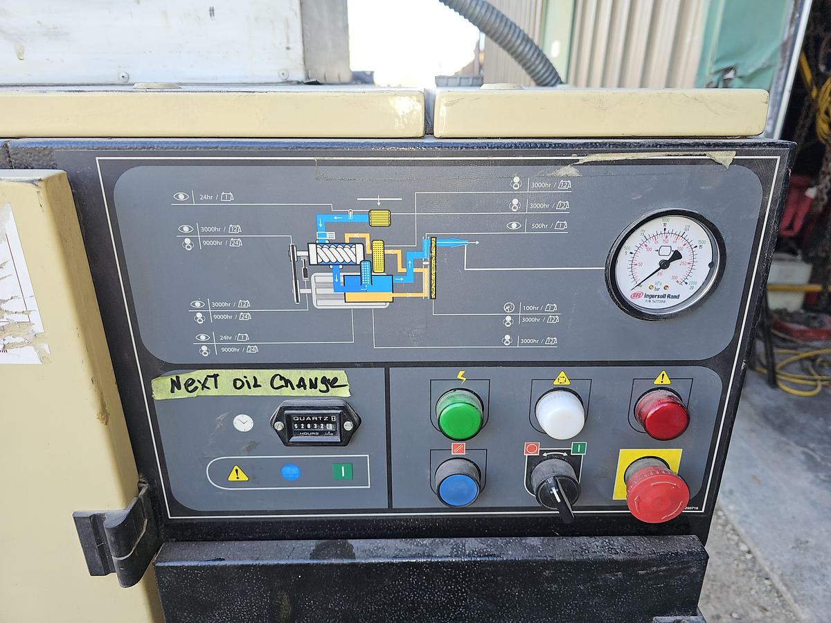 Used 20 Hp Ingersoll Rand SSR UP6-20-125 Rotary Screw Air Compressor w/Dryer & Tank 