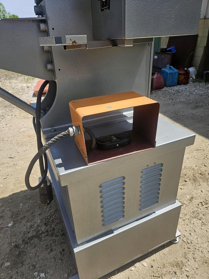 Used Haeger HP6-B Fastener Insertion Press | 18" Throat | AB-08R Autofeed | Production Speed