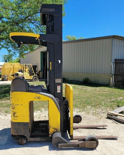 Used 270" Lift 4500# Crown RR5020-45 36V Electric Reach Truck 42'' Forks & Sideshift