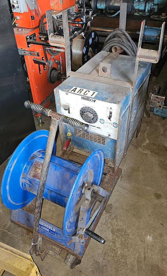 Used Miller Dialarc 250P-AC Arc Welding AC Power Source on Cart w/Reel