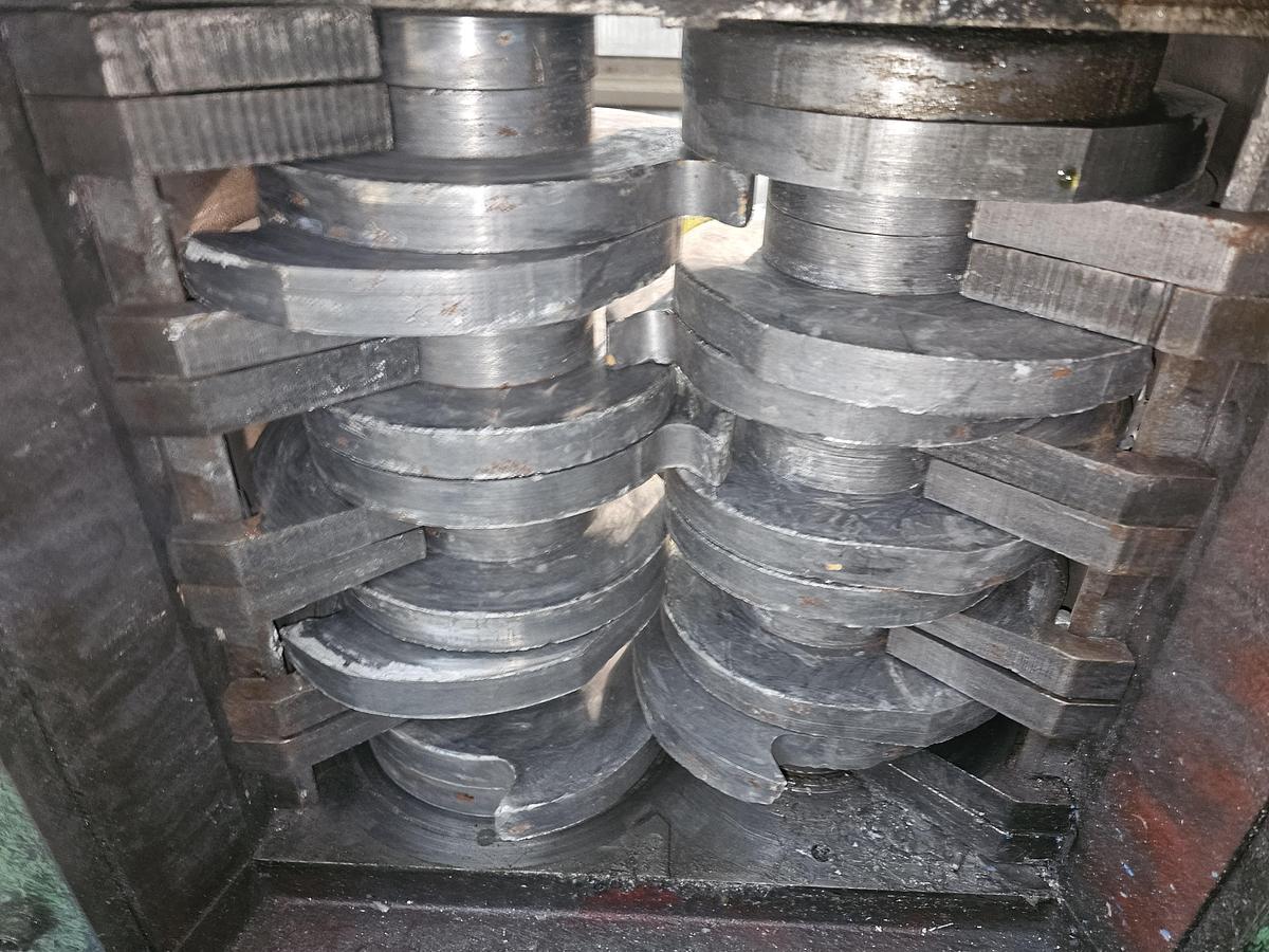 Used 15 Hp Ball & Jewel SB-15/515-A-11X Shred-Buster Shredding Machine