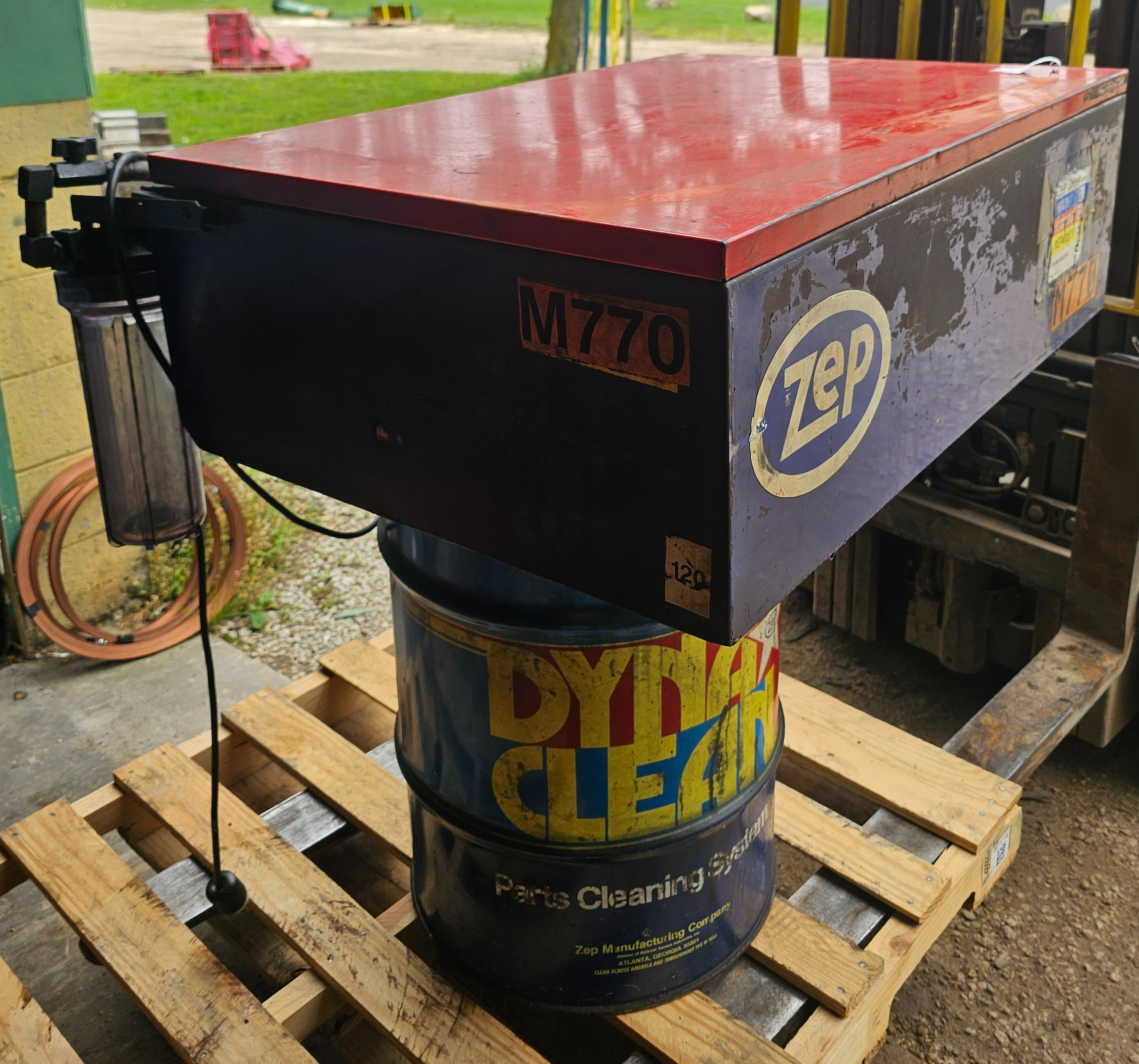 Used Zep Dyna-Clean II Industrial Solvent Parts Washer w/ Flow-Thru Brush, 30 Gal Drum, 115V